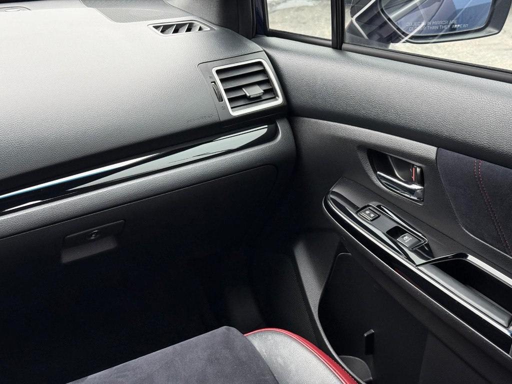 Subaru WRX Vehicle Full-screen Gallery Image 12