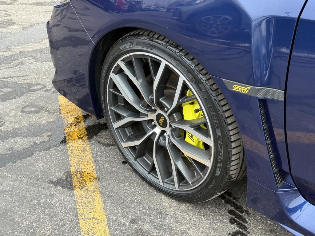 Subaru WRX Vehicle Full-screen Gallery Image 14