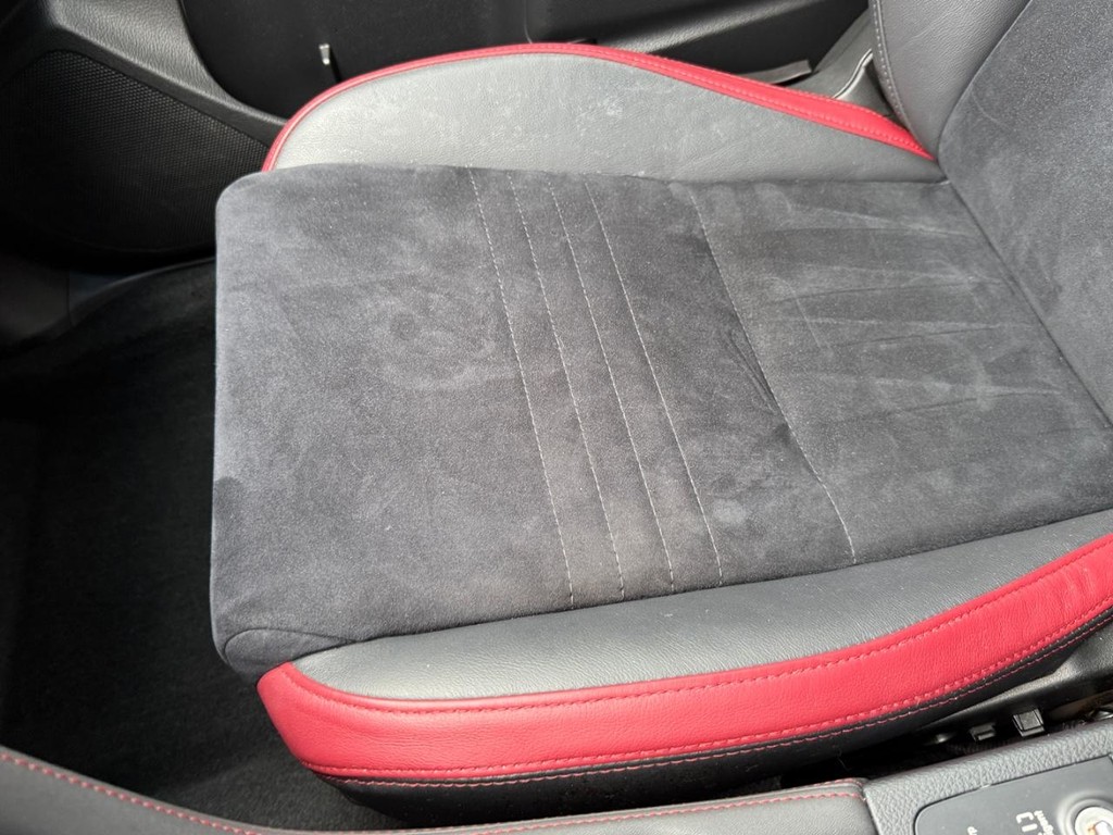 Subaru WRX Vehicle Full-screen Gallery Image 21