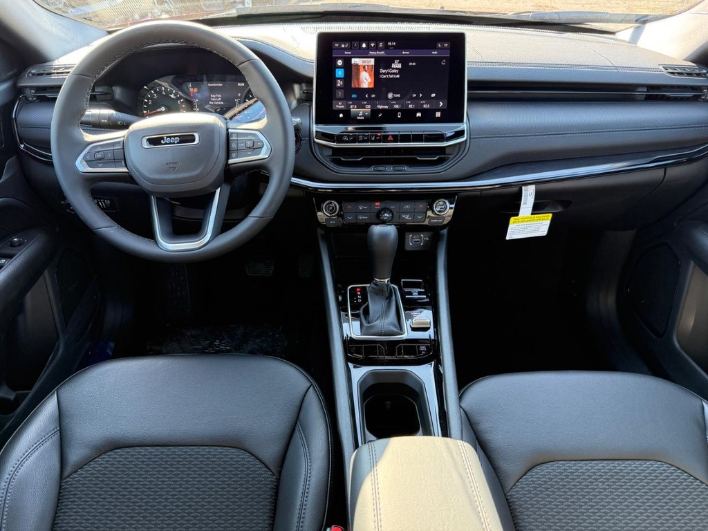 Jeep Compass Vehicle Full-screen Gallery Image 08