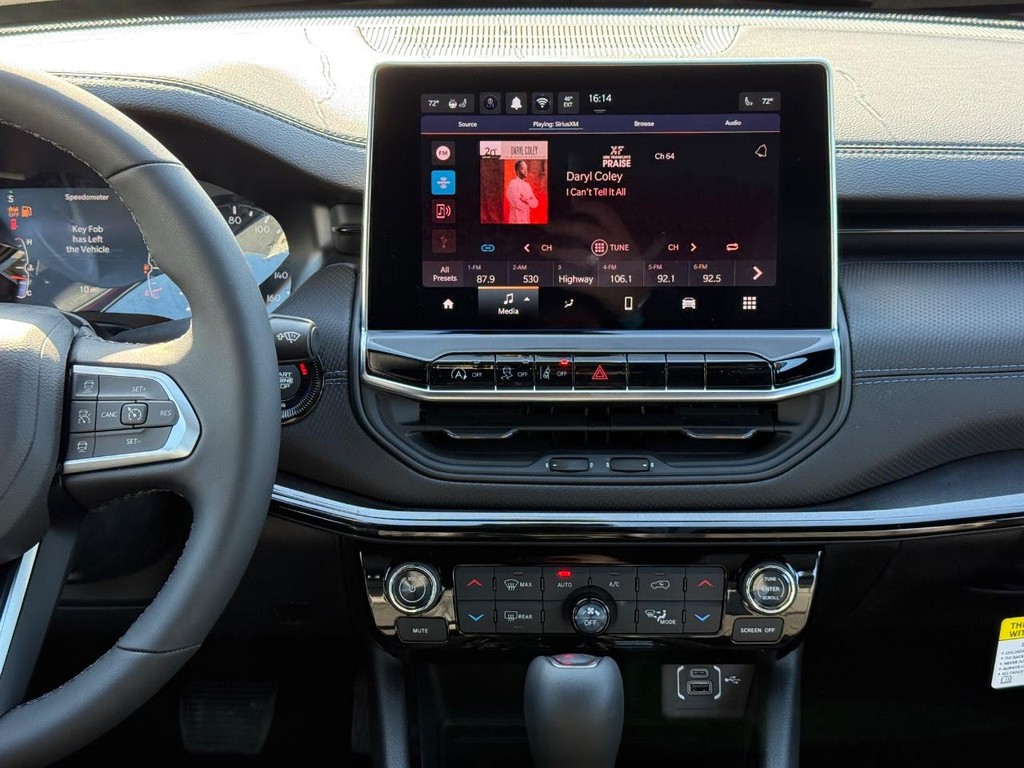 Jeep Compass Vehicle Full-screen Gallery Image 09