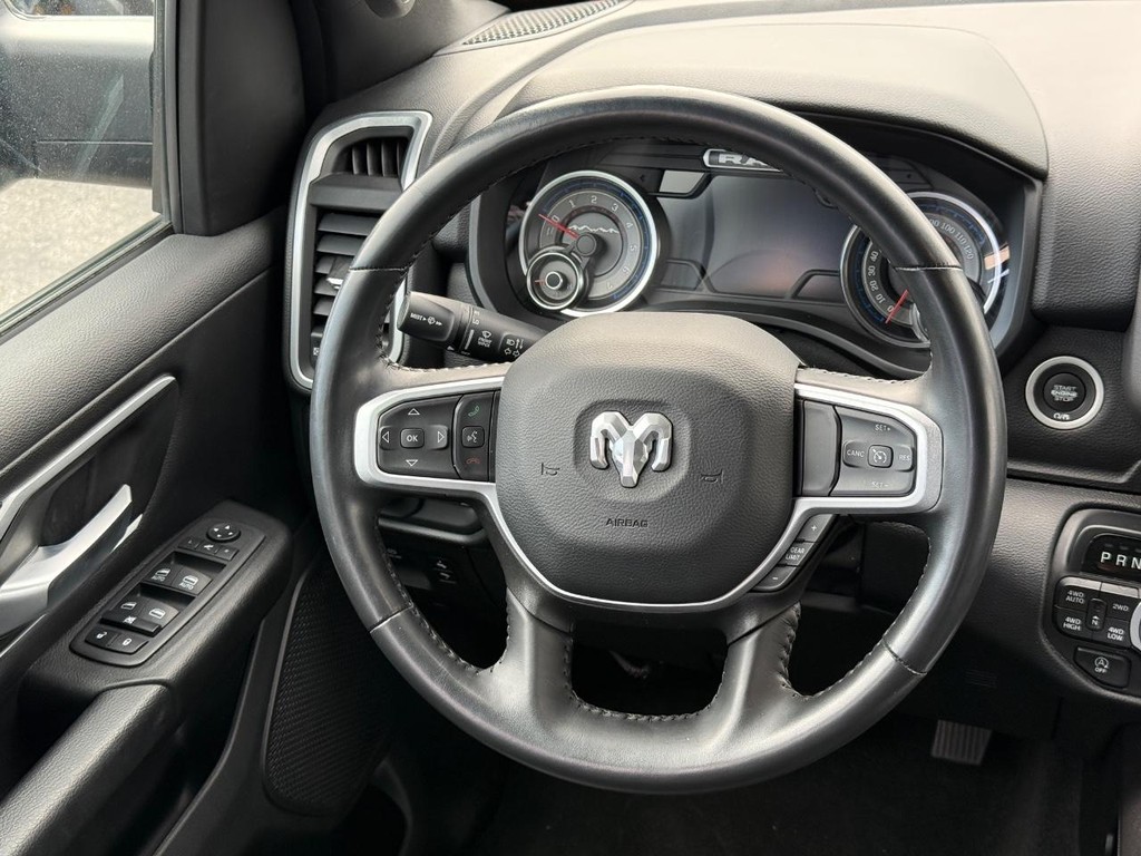 Ram 1500 Vehicle Full-screen Gallery Image 09