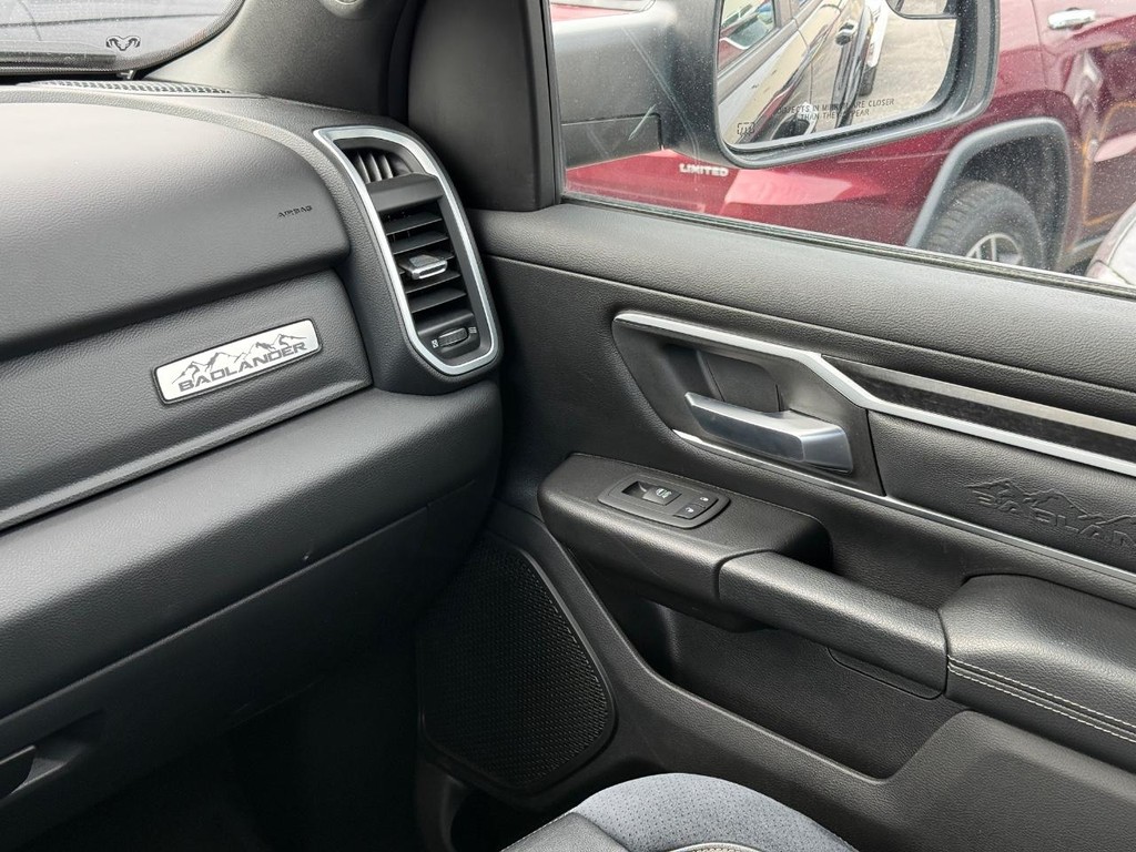 Ram 1500 Vehicle Full-screen Gallery Image 10