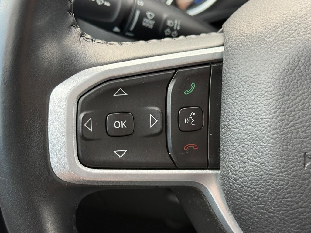 Ram 1500 Vehicle Full-screen Gallery Image 12