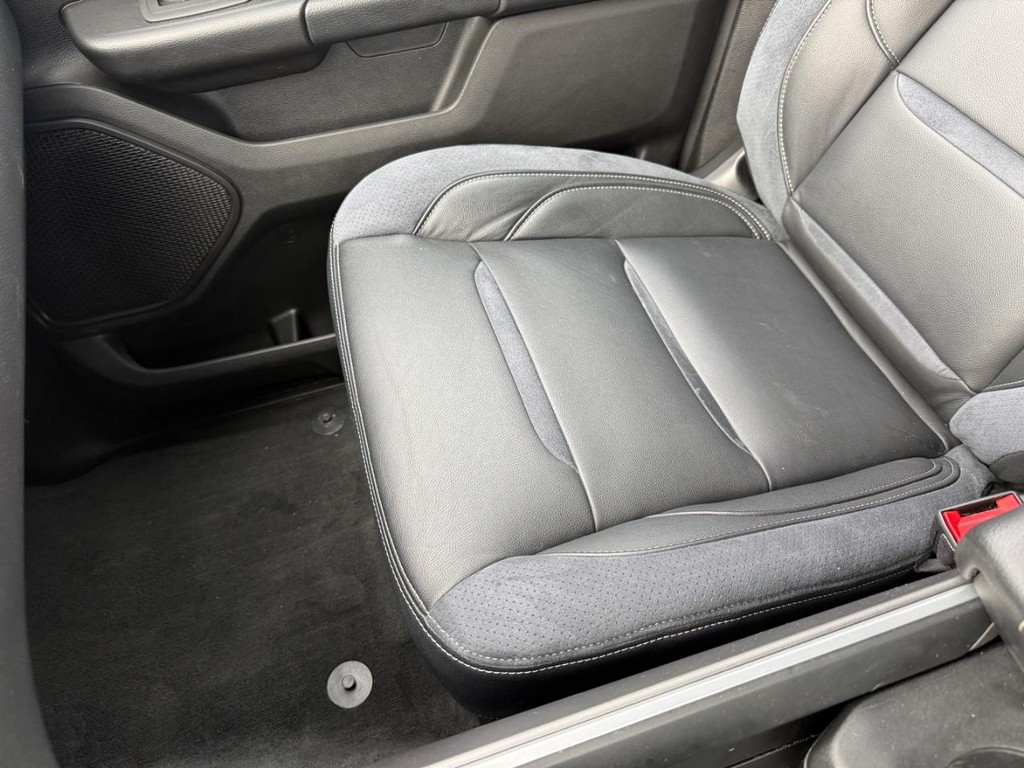 Ram 1500 Vehicle Full-screen Gallery Image 17