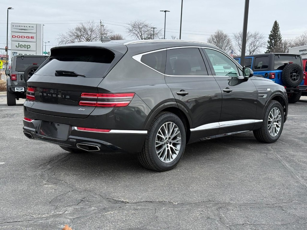 Genesis GV80 Vehicle Full-screen Gallery Image 03