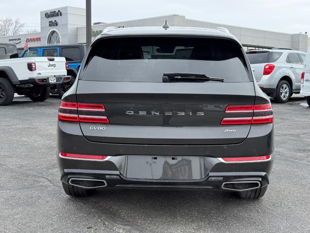 Genesis GV80 Vehicle Full-screen Gallery Image 04