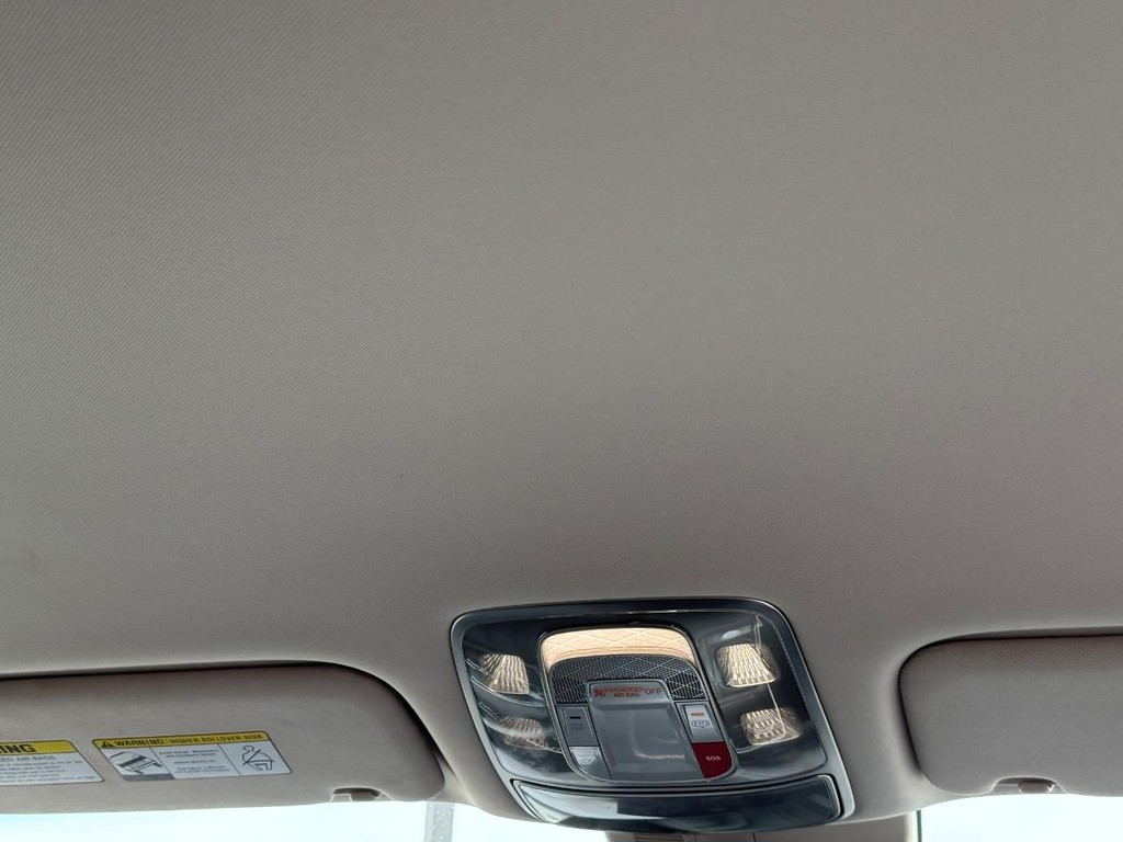 Genesis GV80 Vehicle Full-screen Gallery Image 13