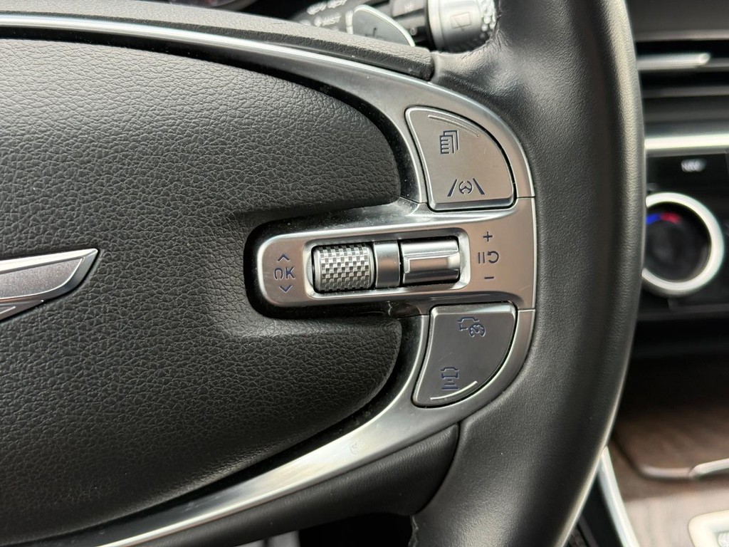 Genesis GV80 Vehicle Full-screen Gallery Image 16