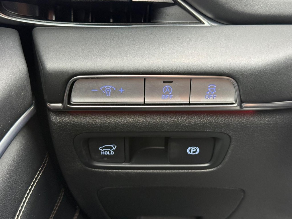 Genesis GV80 Vehicle Full-screen Gallery Image 21