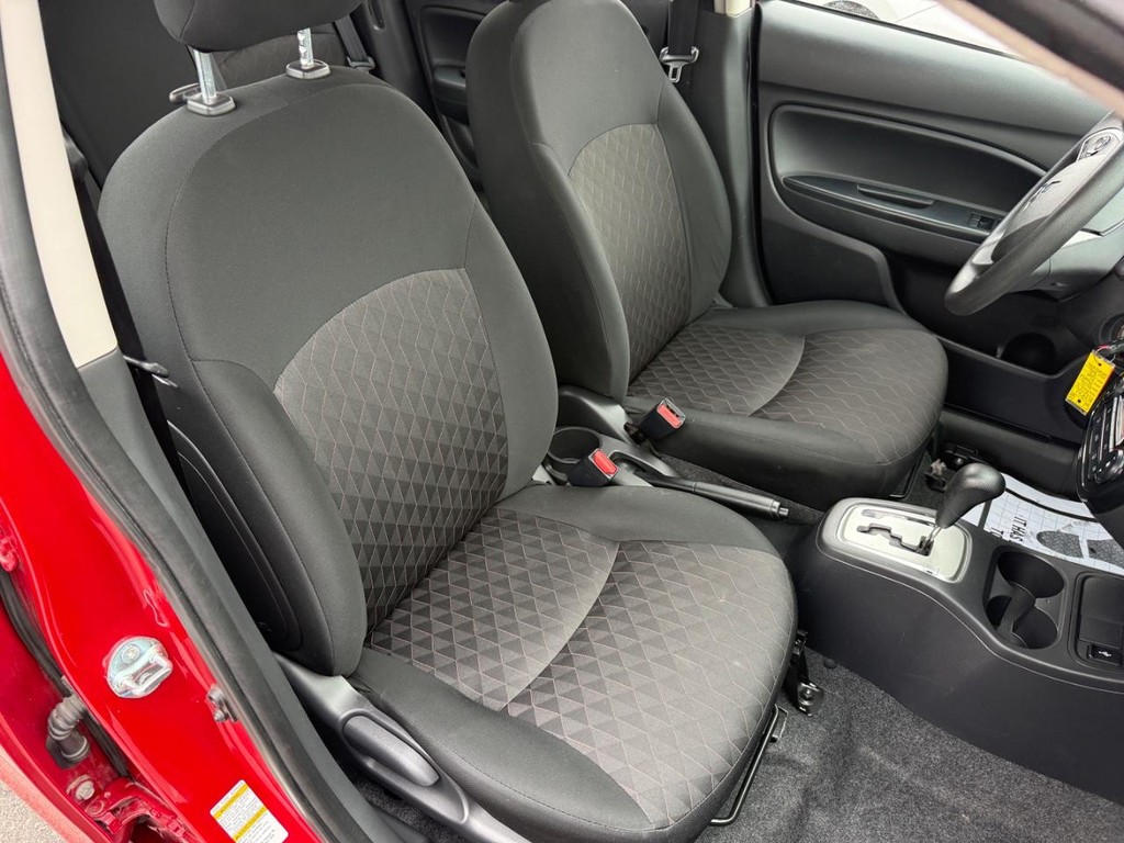 Mitsubishi Mirage Vehicle Full-screen Gallery Image 06