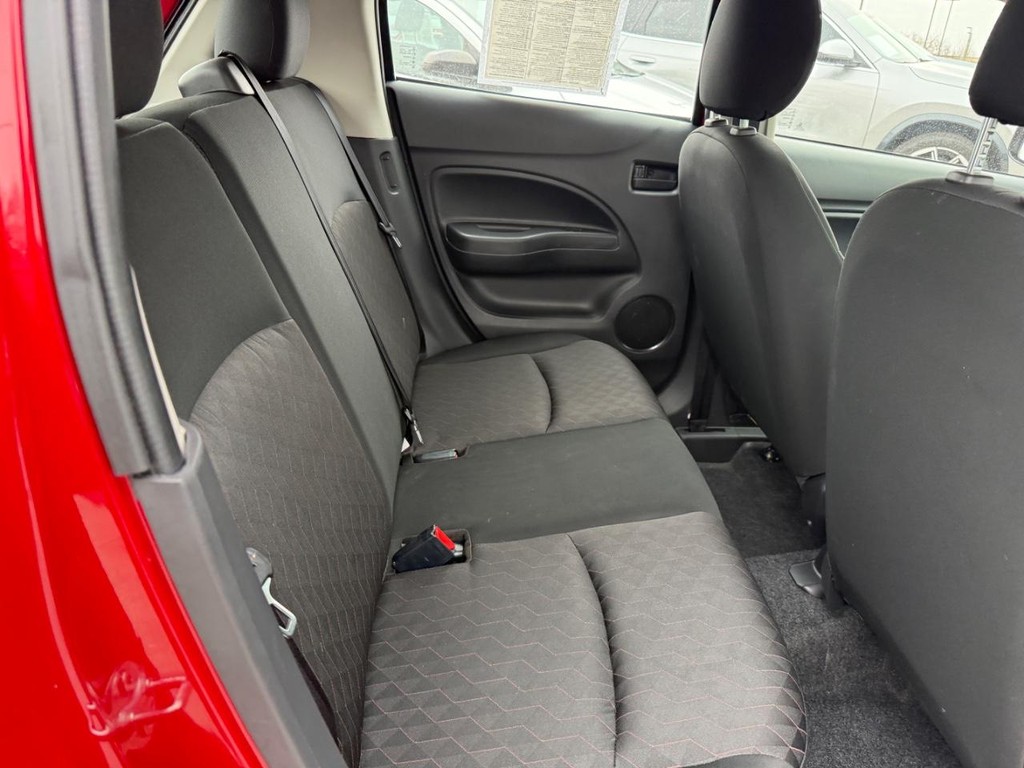 Mitsubishi Mirage Vehicle Full-screen Gallery Image 07