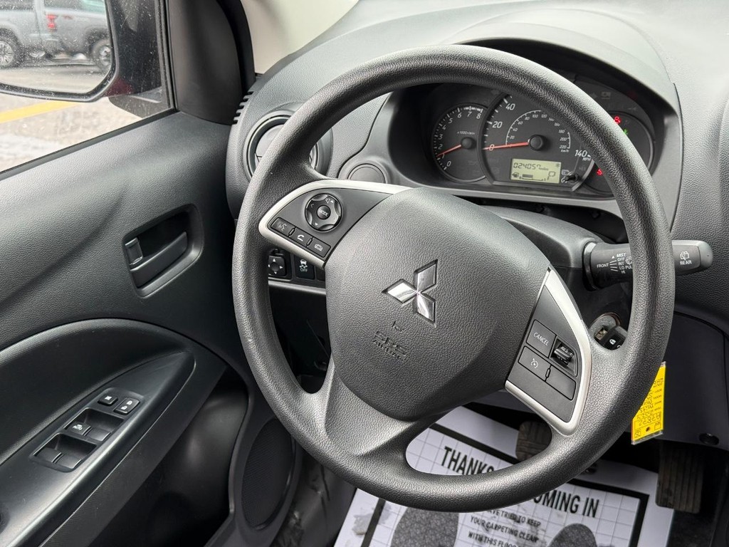 Mitsubishi Mirage Vehicle Full-screen Gallery Image 11