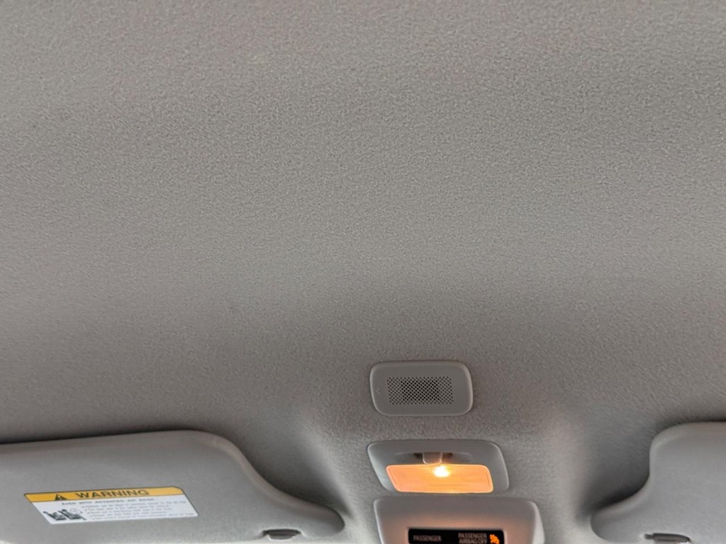 Mitsubishi Mirage Vehicle Full-screen Gallery Image 13