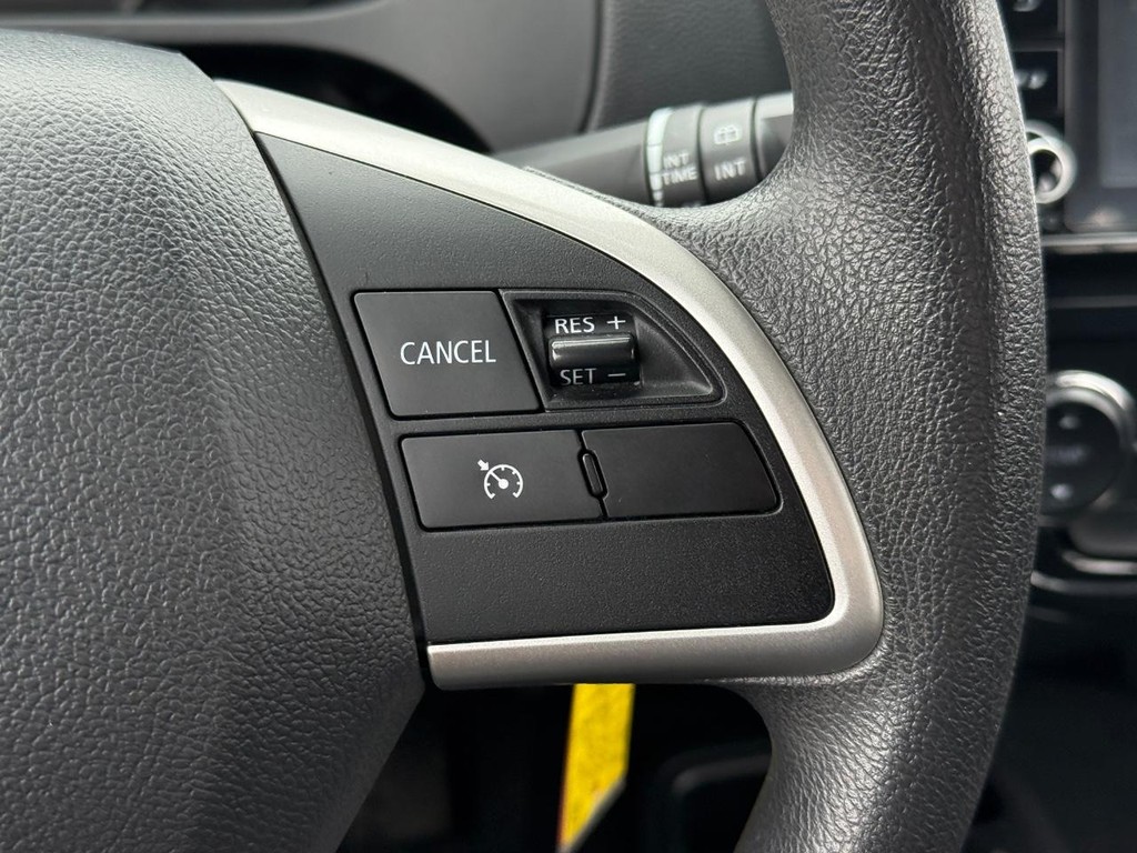 Mitsubishi Mirage Vehicle Full-screen Gallery Image 16