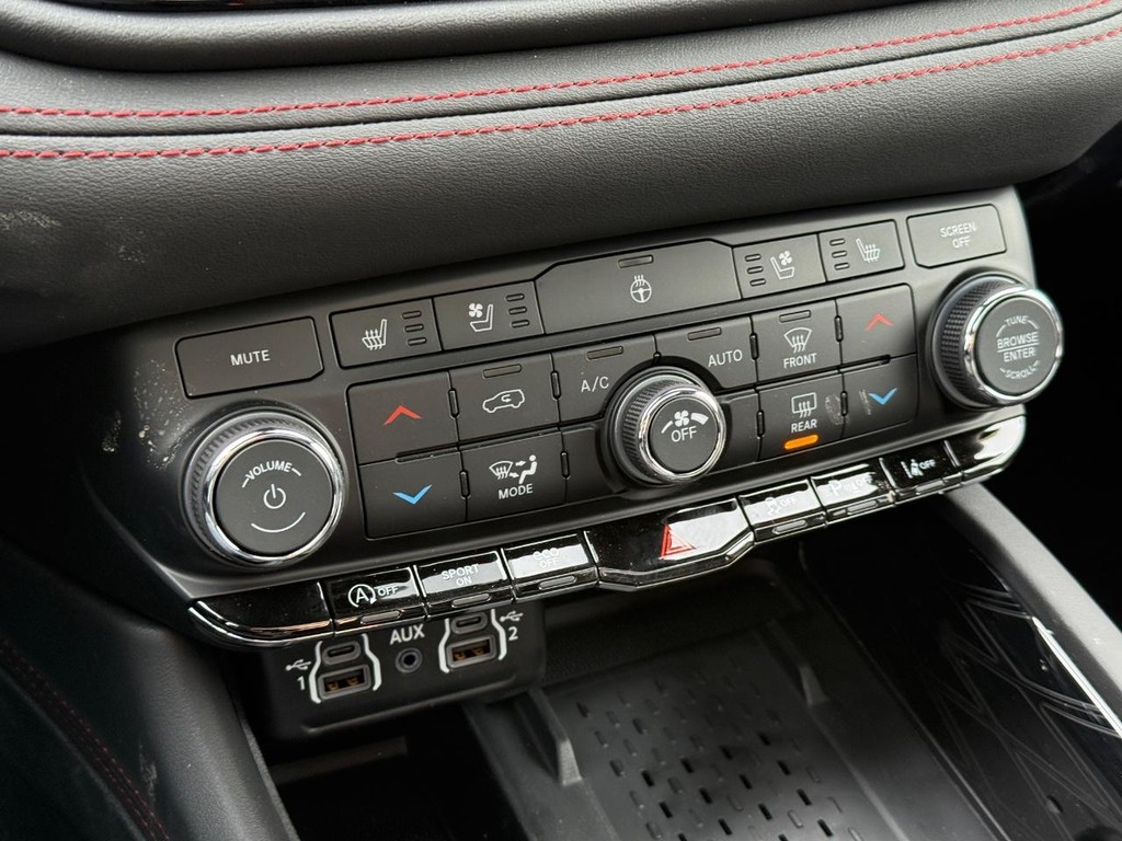 Dodge Durango Vehicle Full-screen Gallery Image 19