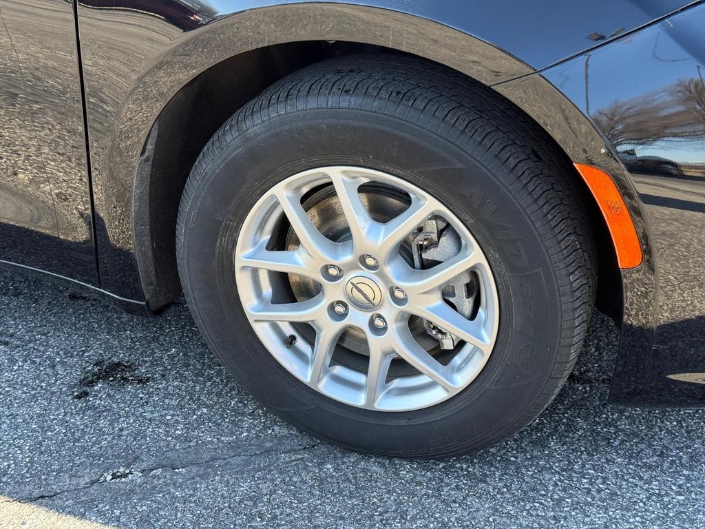 Chrysler Pacifica Vehicle Full-screen Gallery Image 14