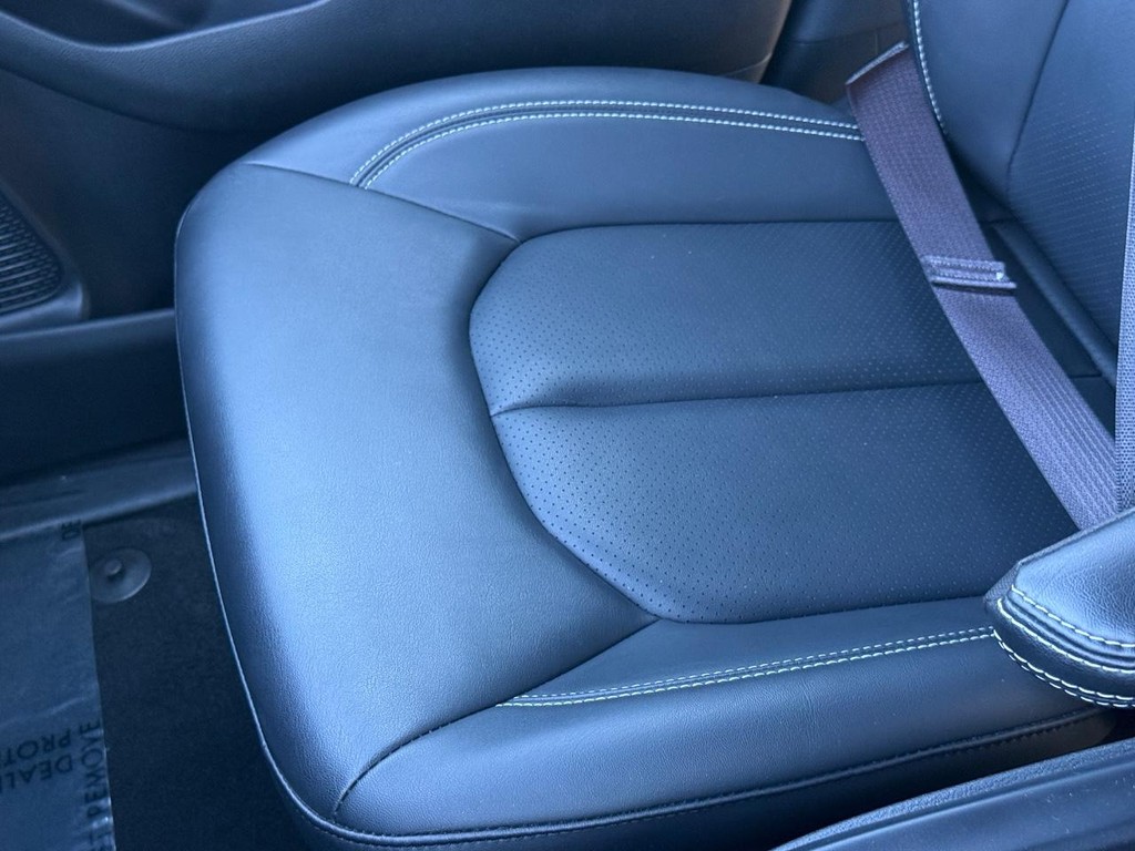 Chrysler Pacifica Vehicle Full-screen Gallery Image 21