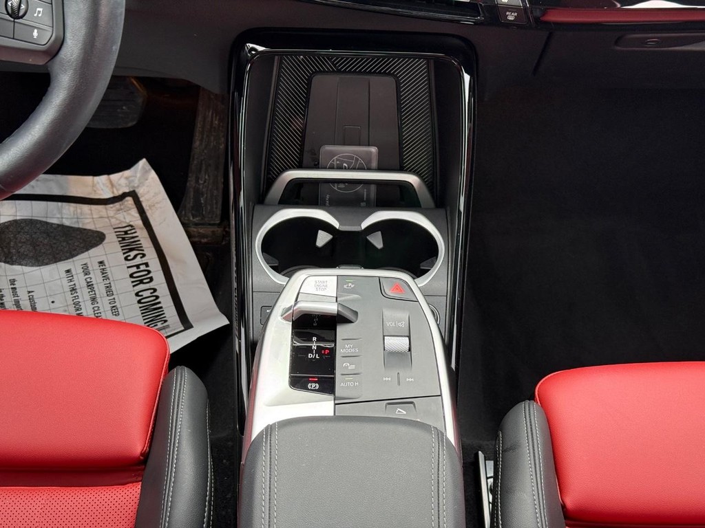 BMW X1 Vehicle Full-screen Gallery Image 10