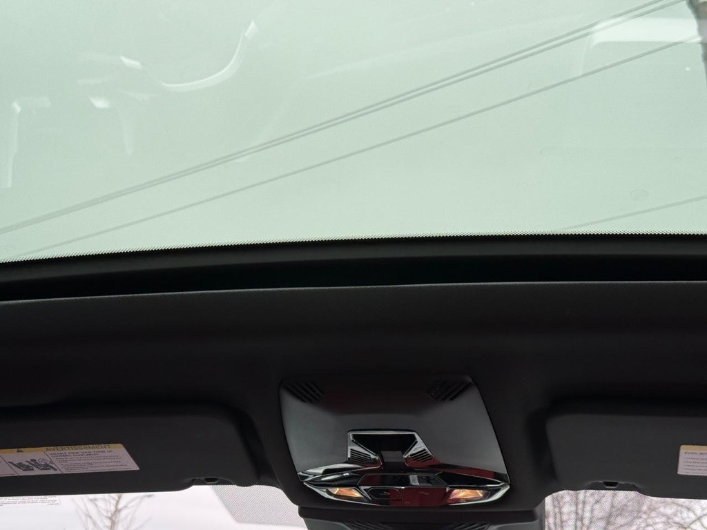 BMW X1 Vehicle Full-screen Gallery Image 13