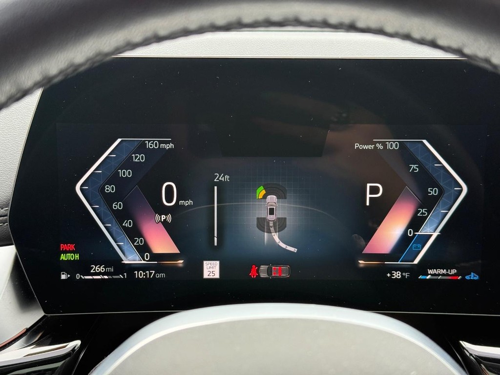 BMW X1 Vehicle Full-screen Gallery Image 17