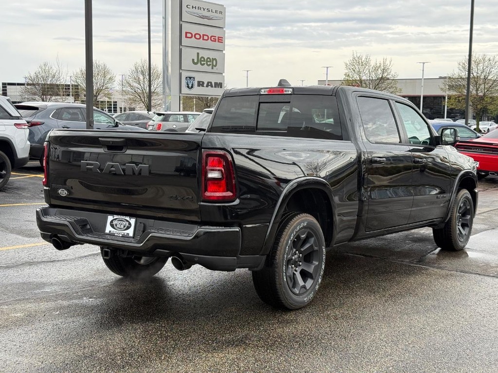 Ram 1500 Vehicle Full-screen Gallery Image 03