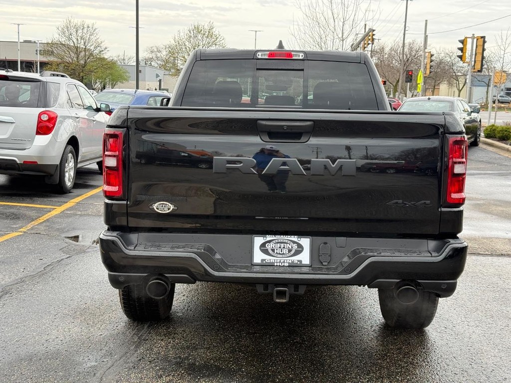 Ram 1500 Vehicle Full-screen Gallery Image 04