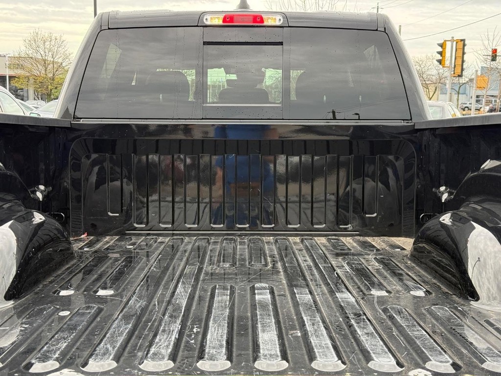 Ram 1500 Vehicle Full-screen Gallery Image 05