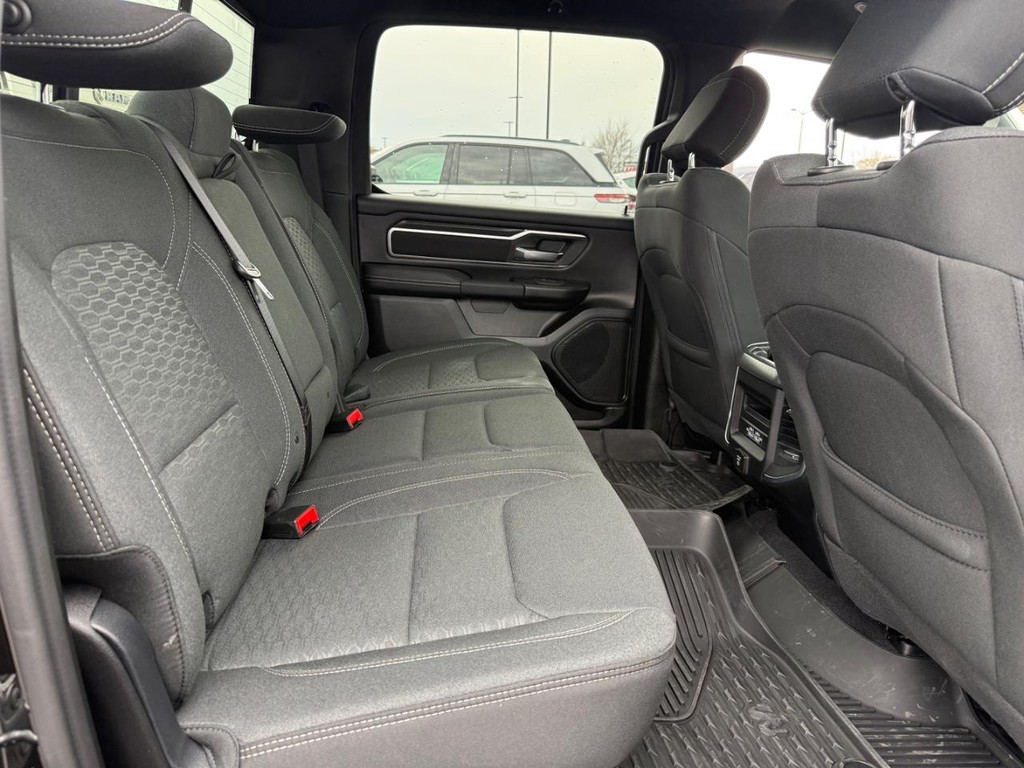 Ram 1500 Vehicle Full-screen Gallery Image 07