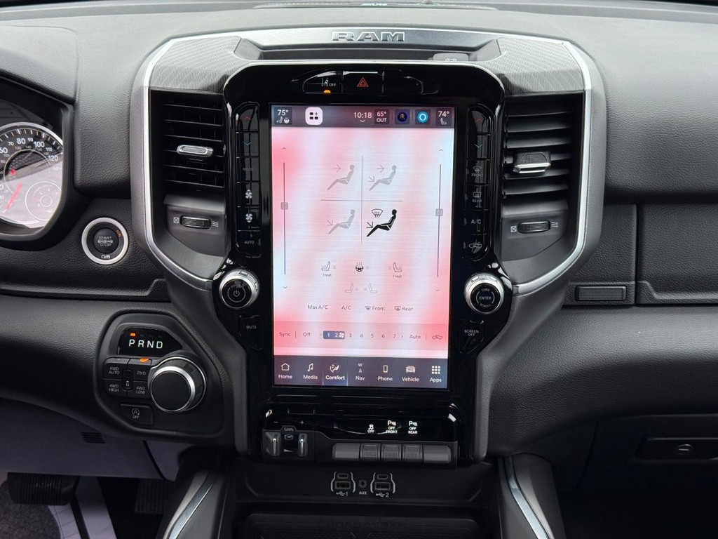 Ram 1500 Vehicle Full-screen Gallery Image 09