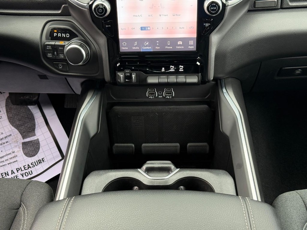 Ram 1500 Vehicle Full-screen Gallery Image 10