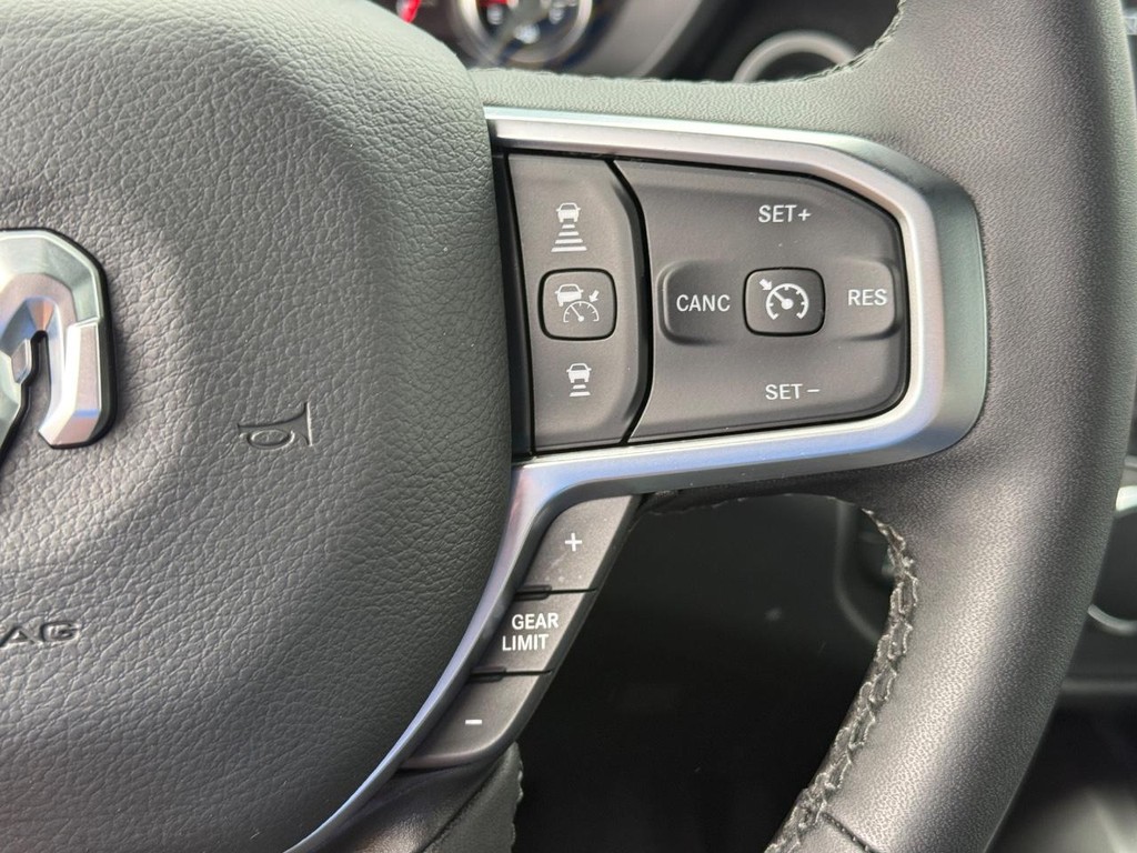 Ram 1500 Vehicle Full-screen Gallery Image 16