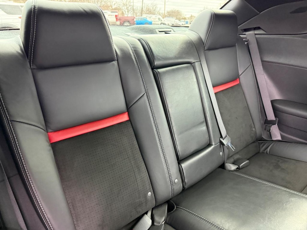 Dodge Challenger Vehicle Full-screen Gallery Image 07