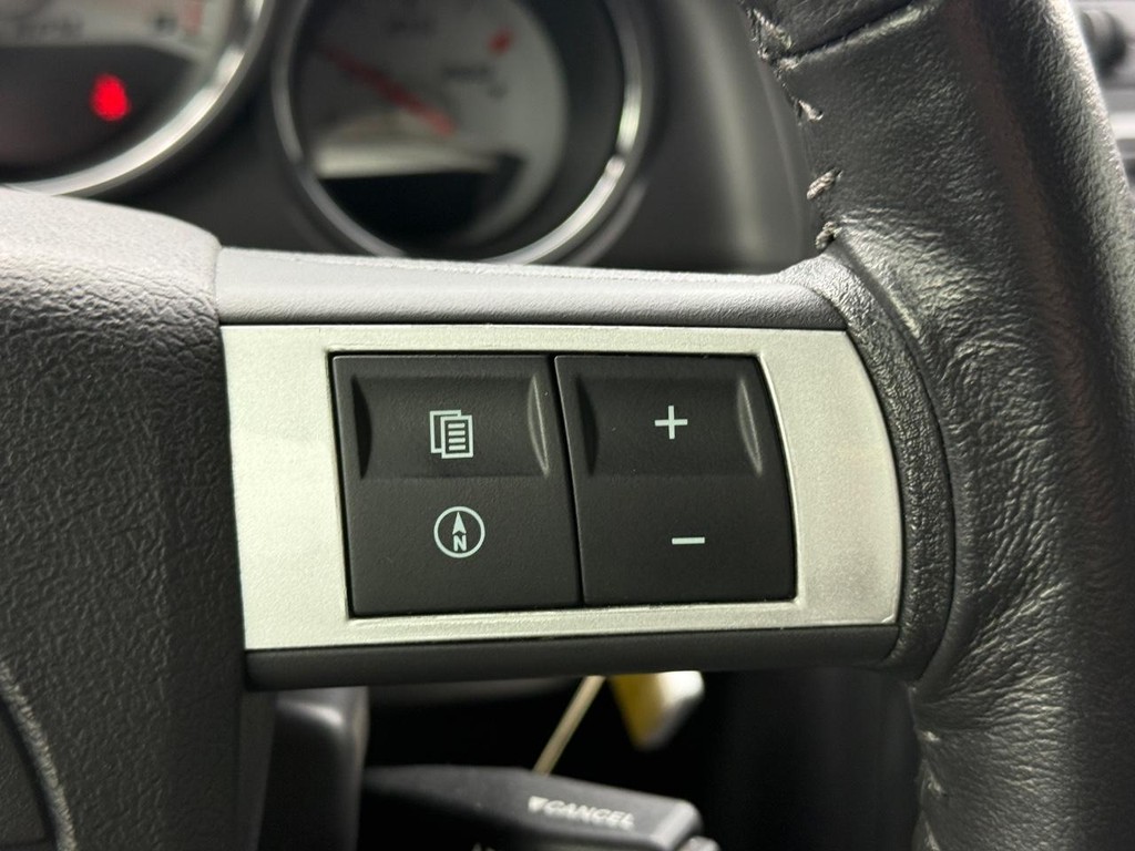 Dodge Challenger Vehicle Full-screen Gallery Image 15