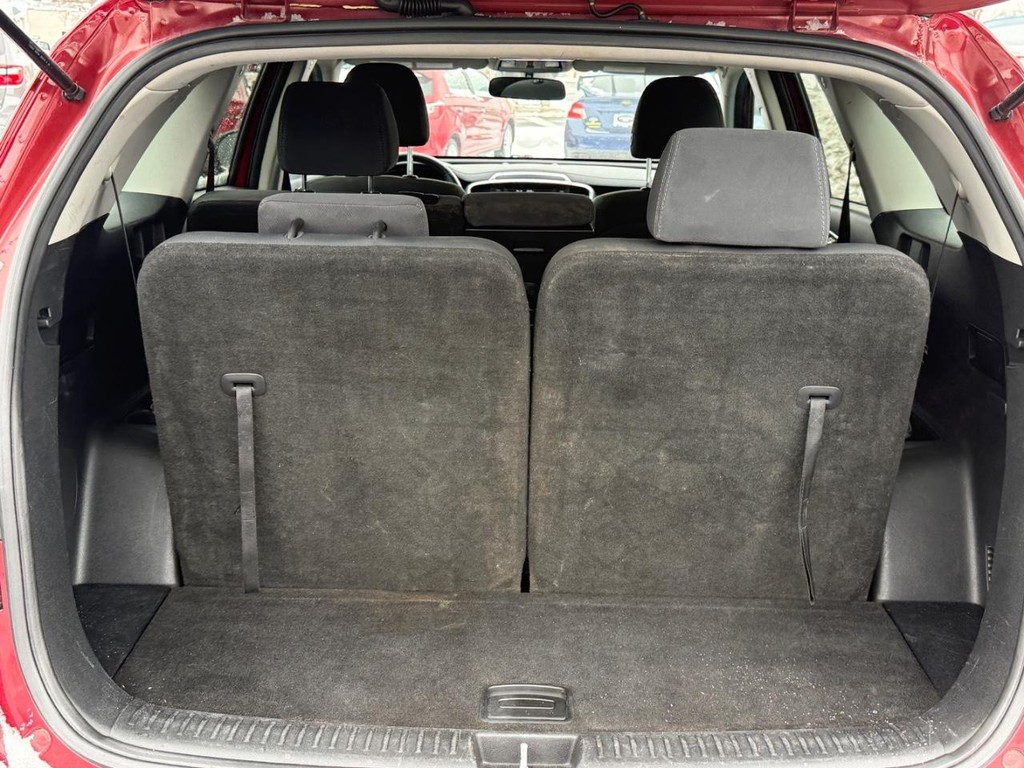 Kia Sorento Vehicle Full-screen Gallery Image 05