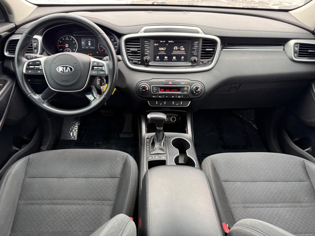 Kia Sorento Vehicle Full-screen Gallery Image 09