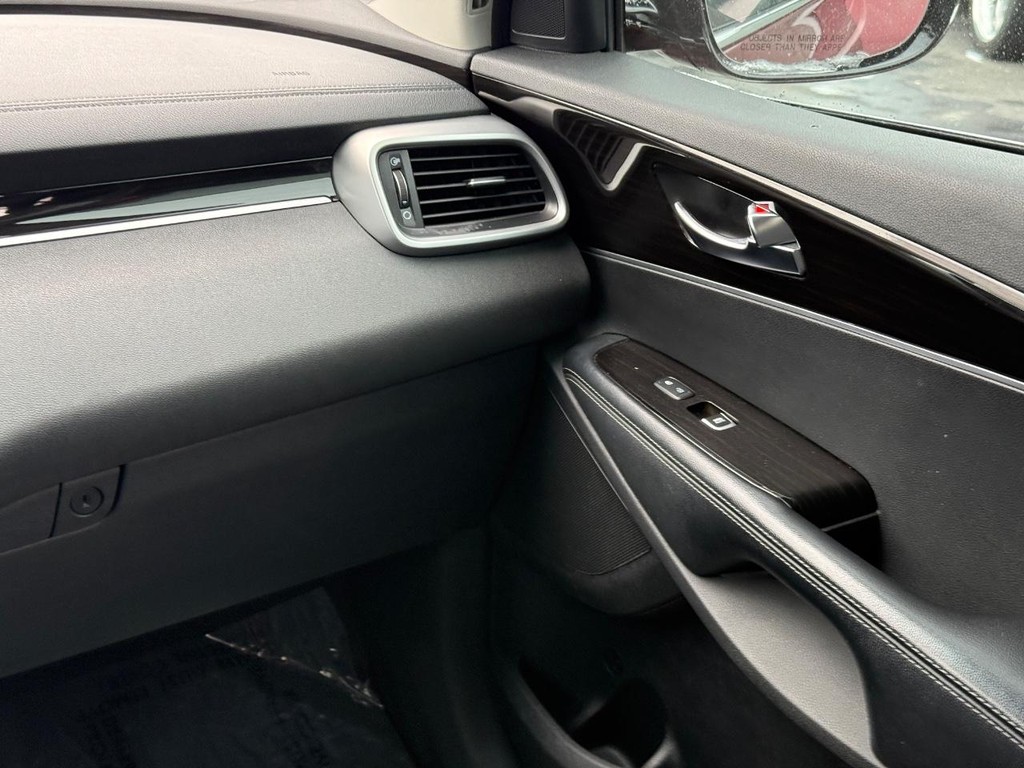 Kia Sorento Vehicle Full-screen Gallery Image 13