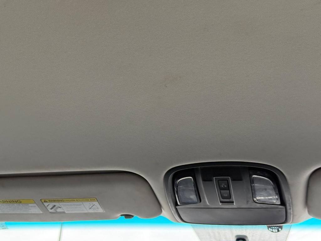 Kia Sorento Vehicle Full-screen Gallery Image 14