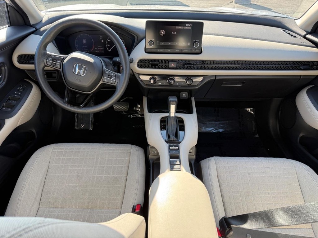 Honda HR-V Vehicle Full-screen Gallery Image 08