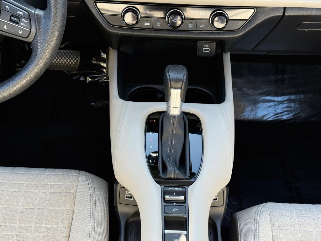 Honda HR-V Vehicle Full-screen Gallery Image 10