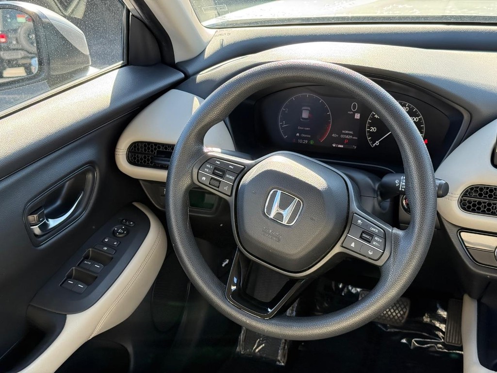 Honda HR-V Vehicle Full-screen Gallery Image 11