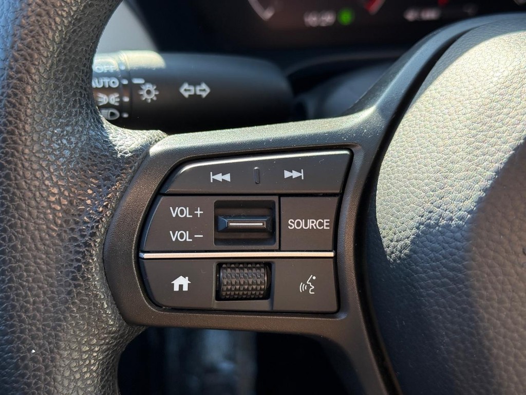 Honda HR-V Vehicle Full-screen Gallery Image 15