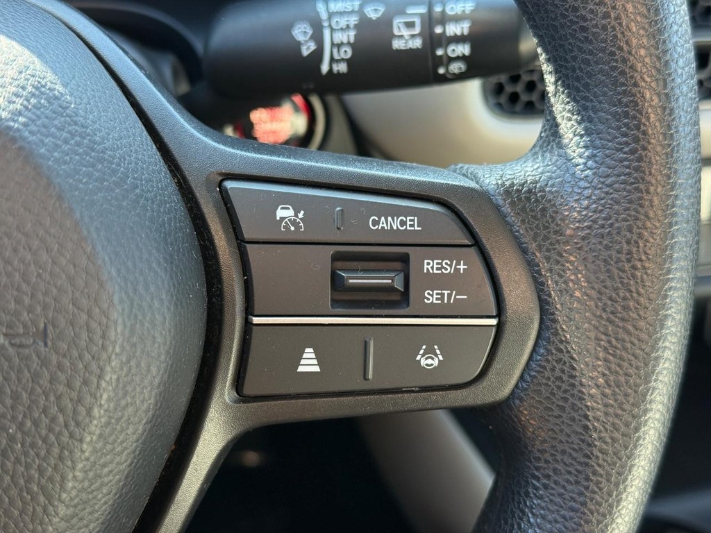 Honda HR-V Vehicle Full-screen Gallery Image 16