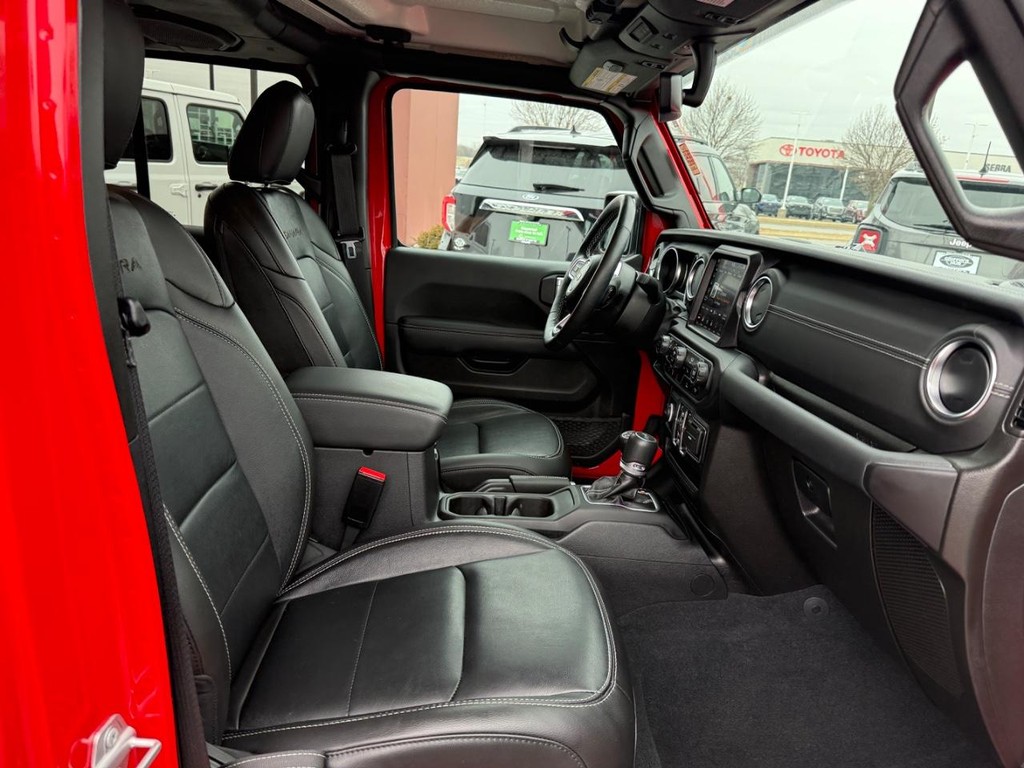 Jeep Wrangler 4xe Vehicle Full-screen Gallery Image 05