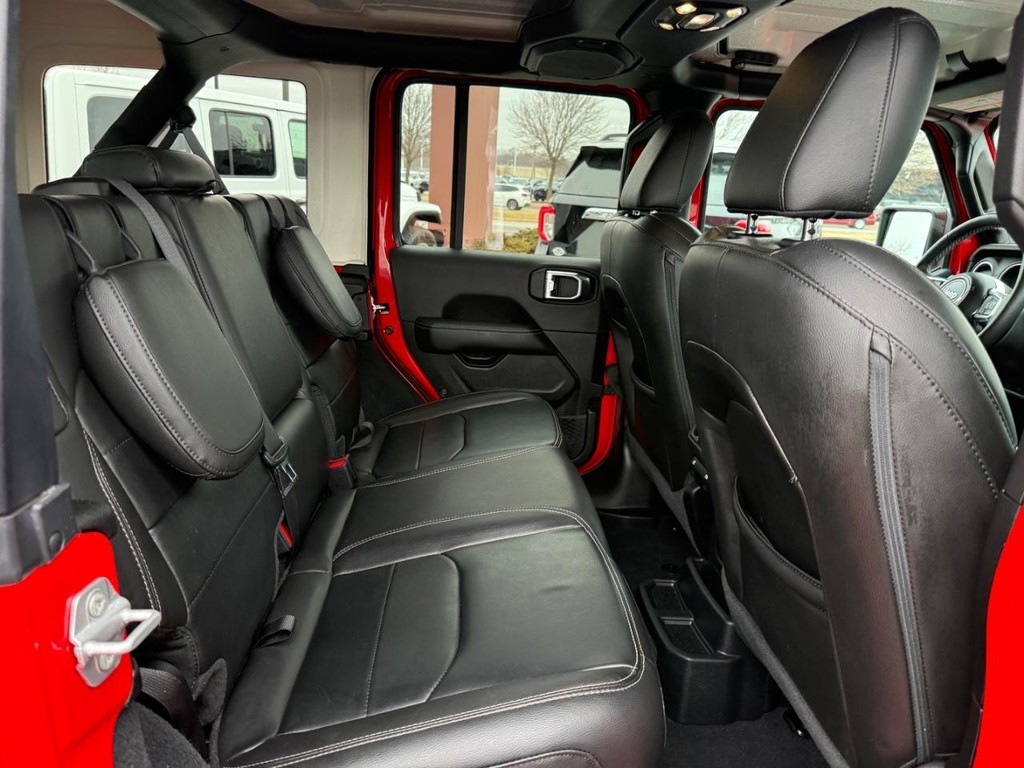 Jeep Wrangler 4xe Vehicle Full-screen Gallery Image 06