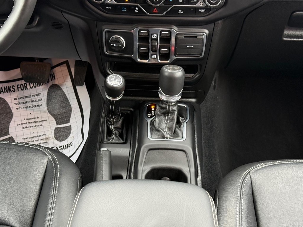 Jeep Wrangler 4xe Vehicle Full-screen Gallery Image 09