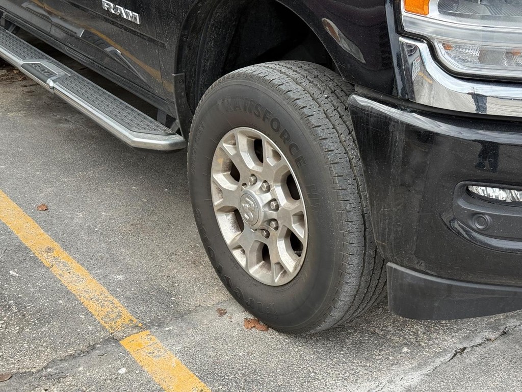 Ram 2500 Vehicle Full-screen Gallery Image 04