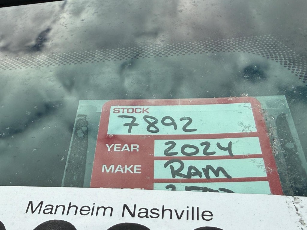 Ram 2500 Vehicle Full-screen Gallery Image 05