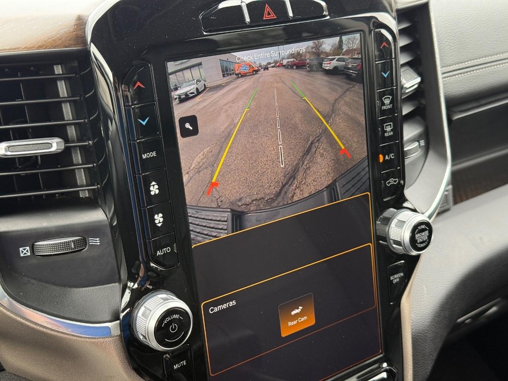 Ram 2500 Vehicle Full-screen Gallery Image 19