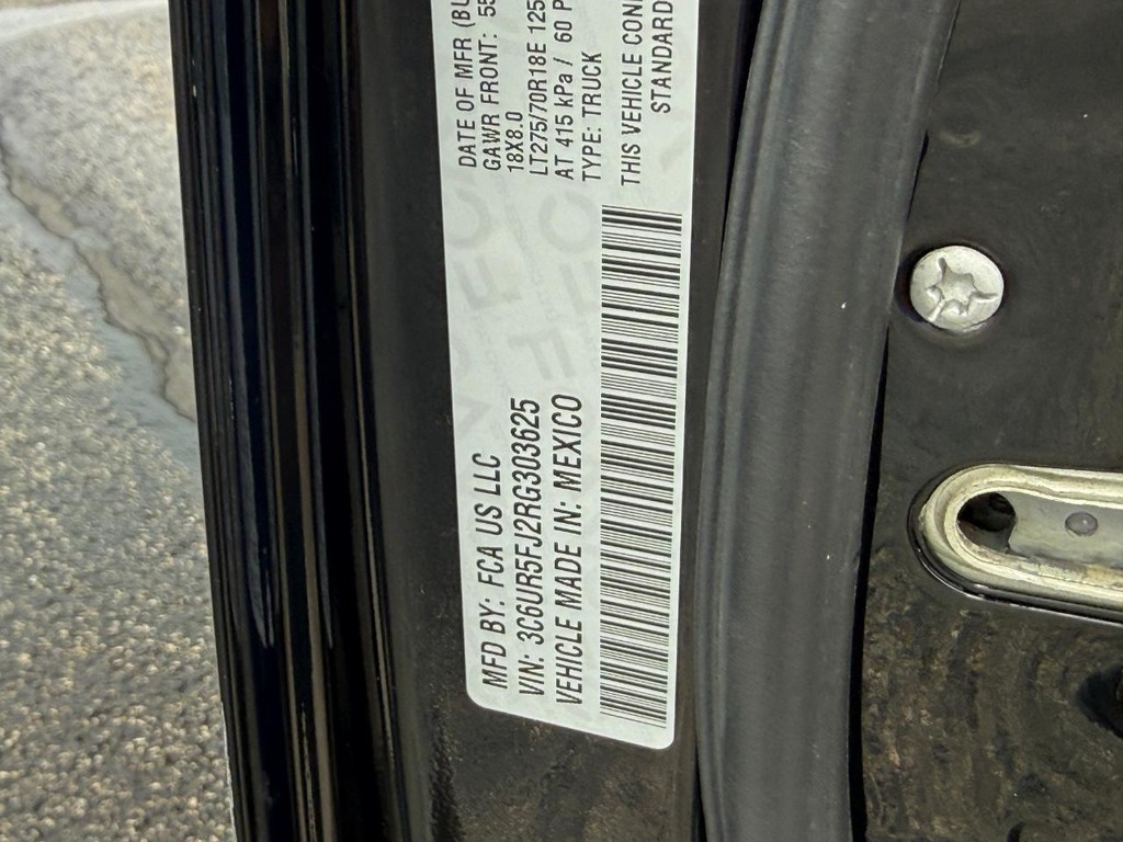 Ram 2500 Vehicle Full-screen Gallery Image 23